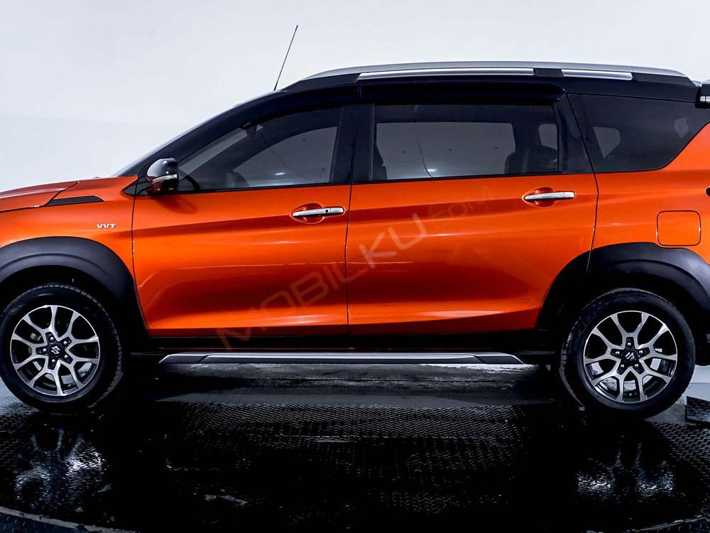 Mobil Suzuki XL7 2023