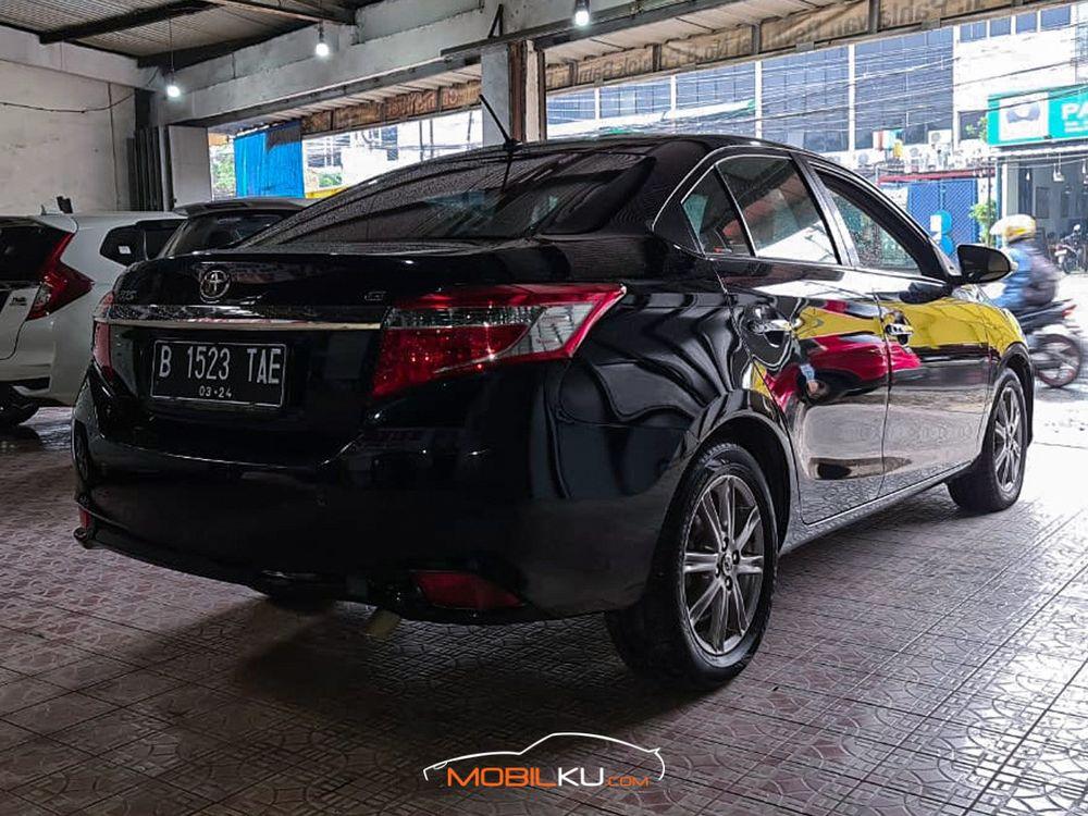 Mobil Toyota Vios 2014