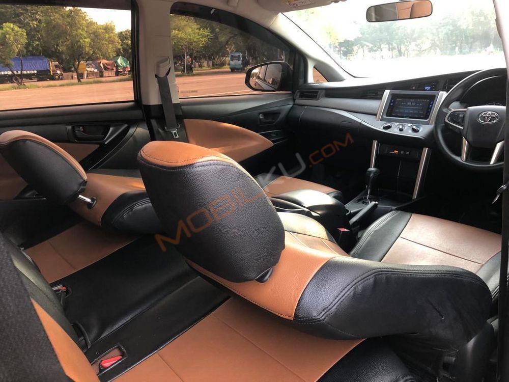 Mobil Toyota Kijang Innova 2020