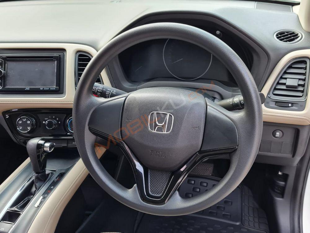 Mobil Honda HR-V 2015