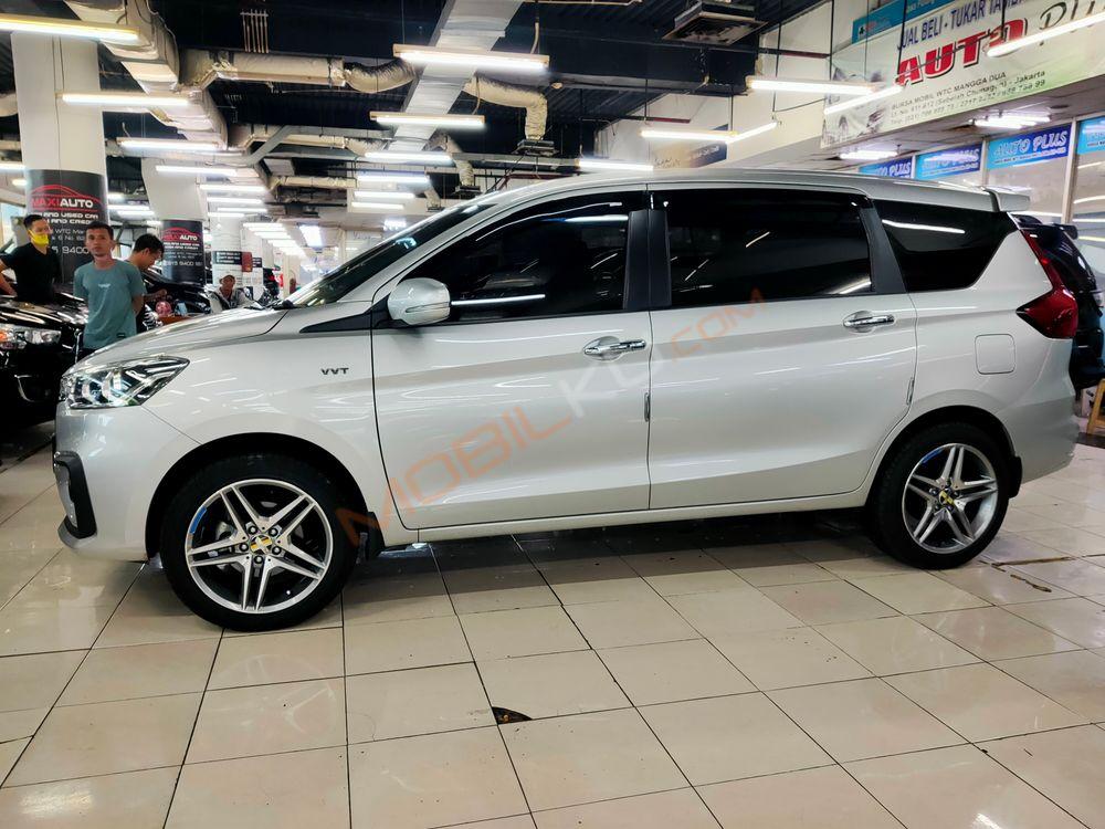 Mobil Suzuki Ertiga 2021