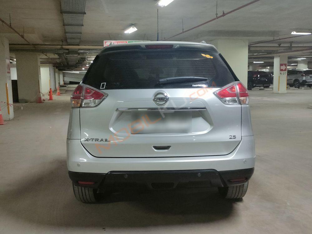 Mobil Nissan X-Trail 2018
