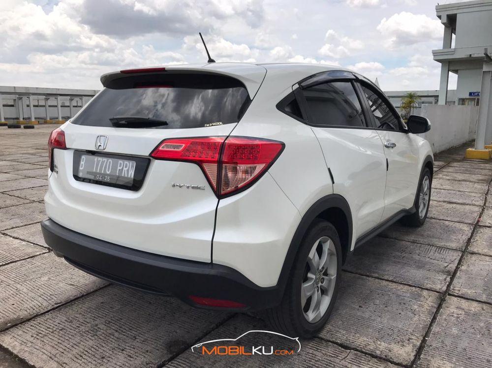 Mobil Honda HR-V 2015