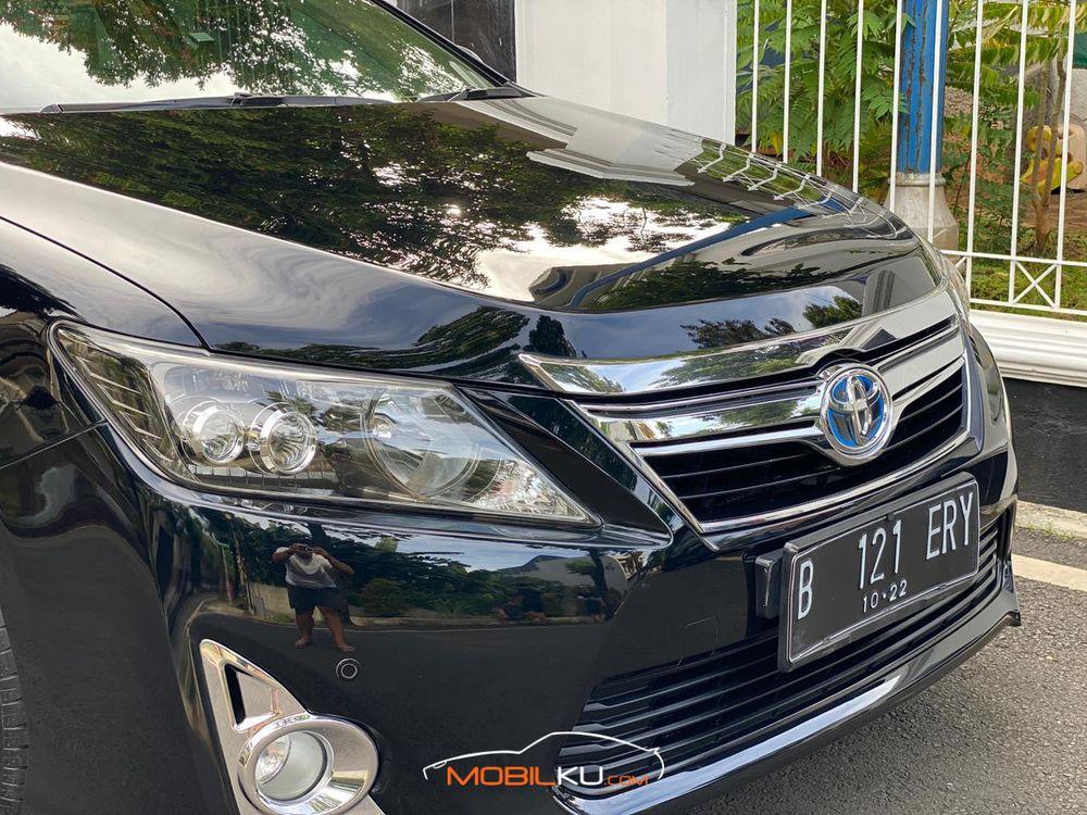 Mobil Toyota Camry 2012