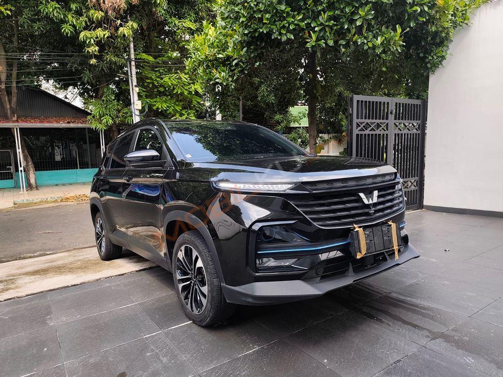 Mobil Wuling Almaz 2023