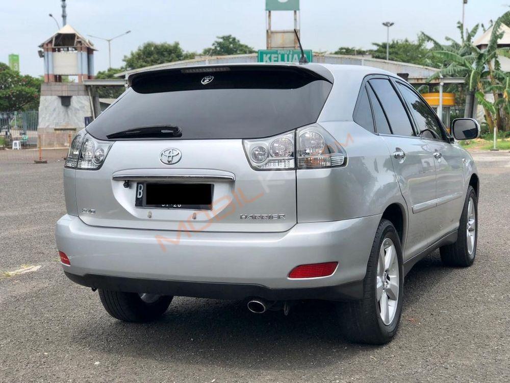 Mobil Toyota Harrier 2013