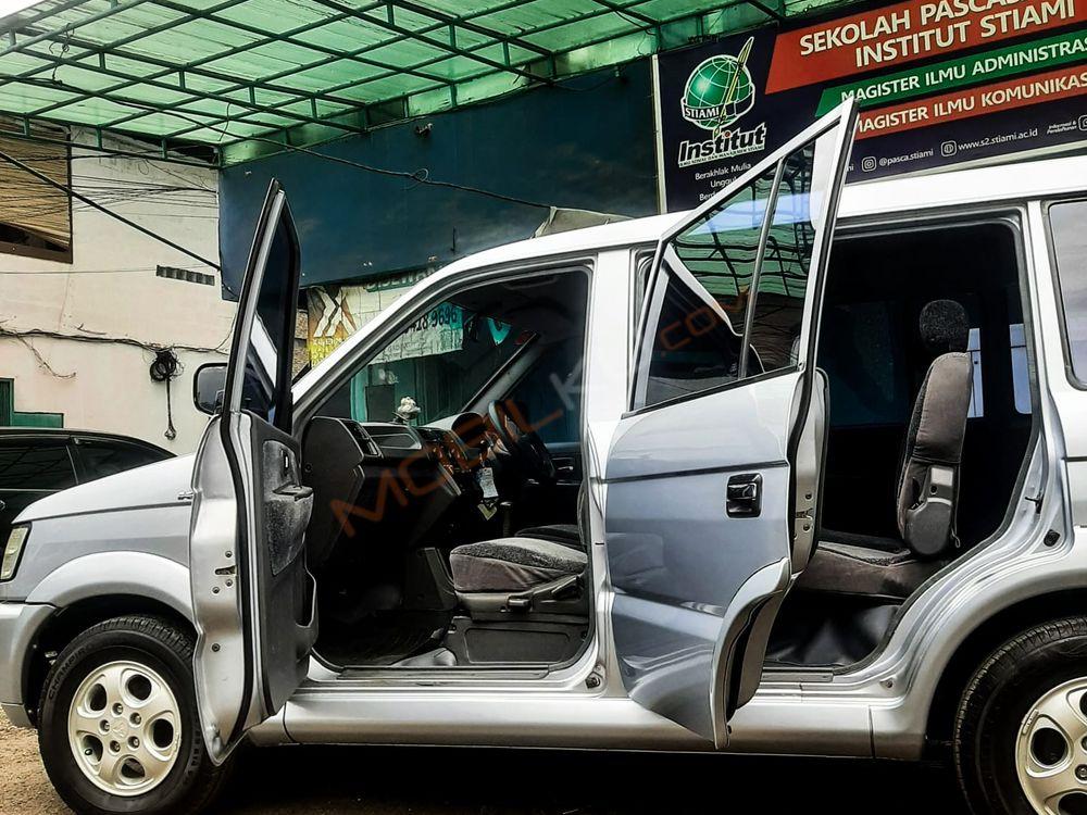 Mobil Mitsubishi Kuda 2003