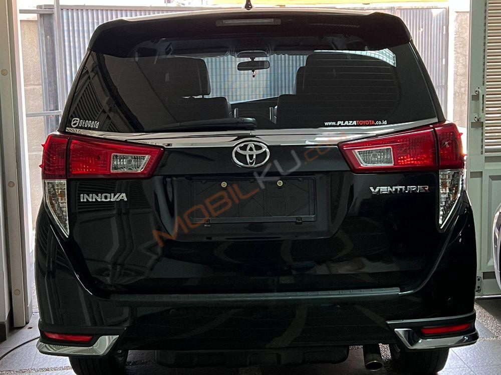 Mobil Toyota Kijang Innova 2017