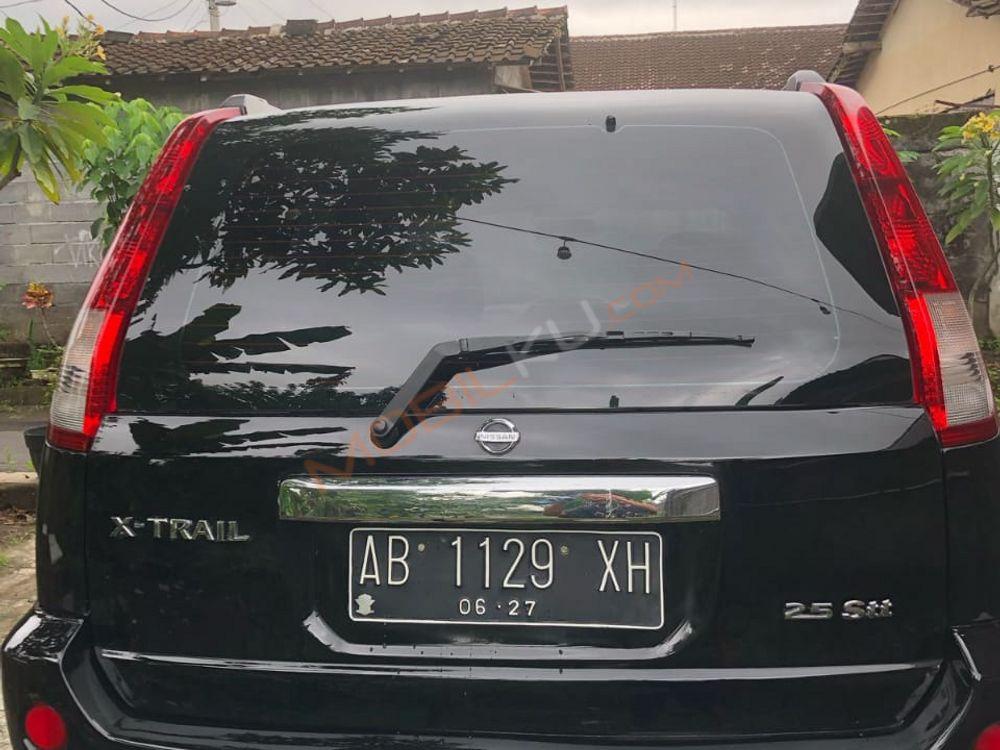 Mobil Nissan X-Trail 2006