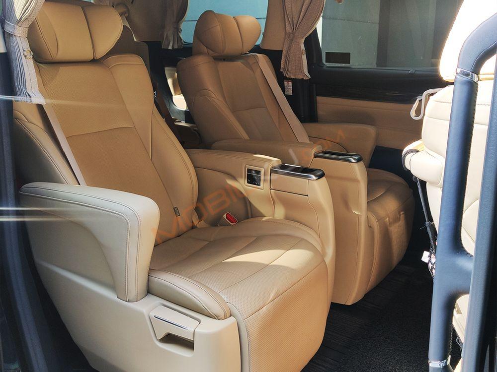 Mobil Toyota Alphard 2018