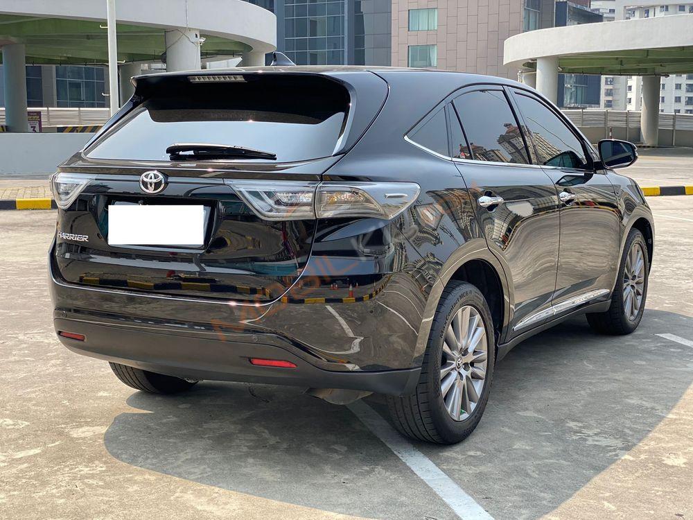 Mobil Toyota Harrier 2015