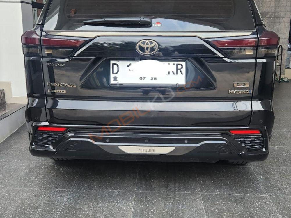 Mobil Toyota Kijang Innova Zenix 2023