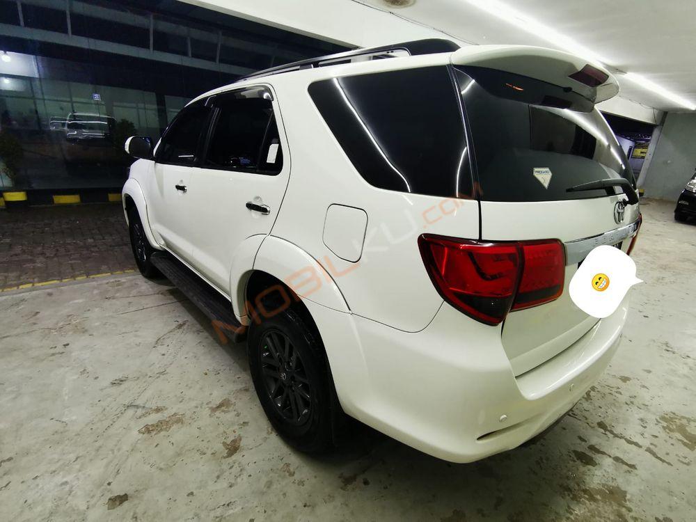 Mobil Toyota Fortuner 2015