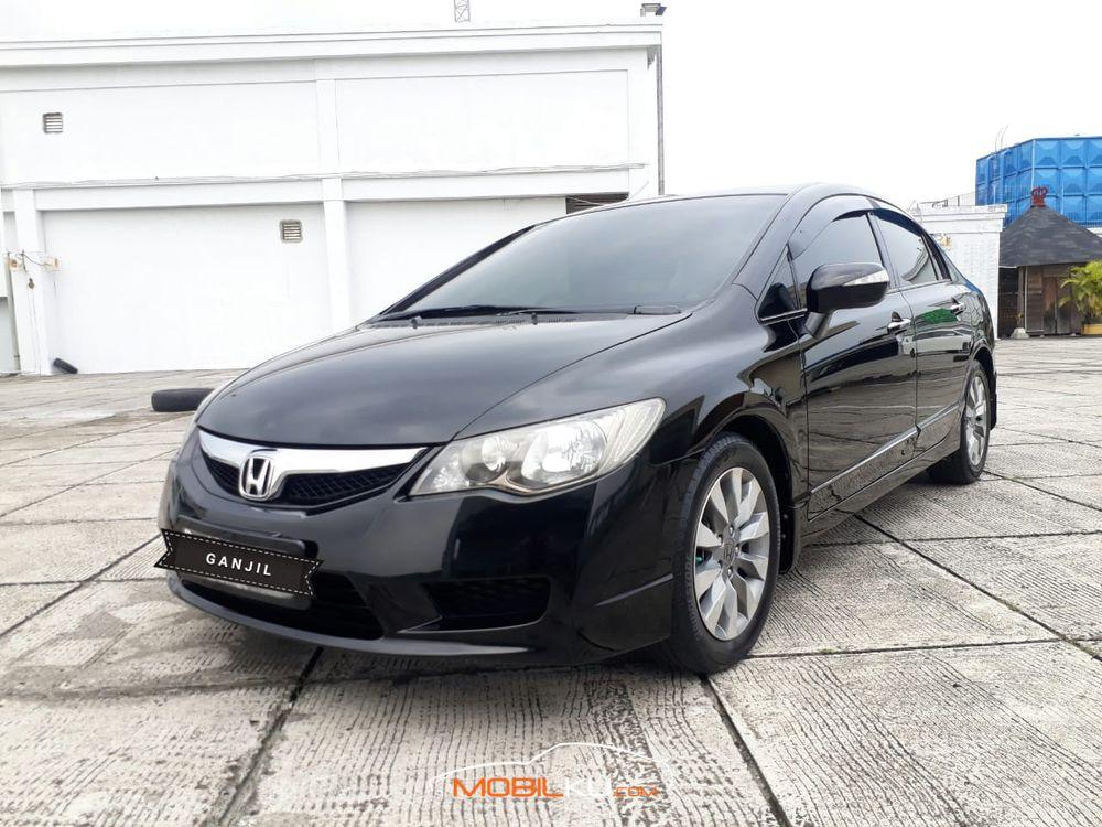 Mobil Honda Civic Sedan 2011