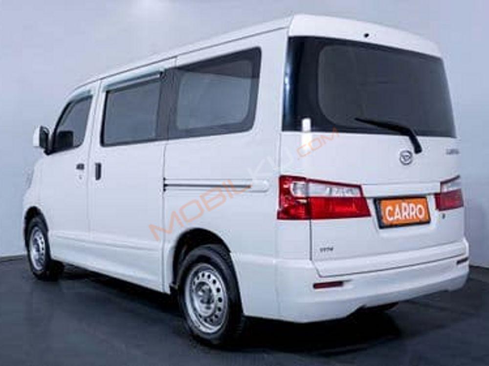 Mobil Daihatsu Luxio 2019