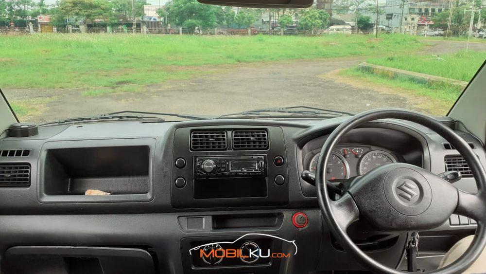 Mobil Suzuki APV 2012