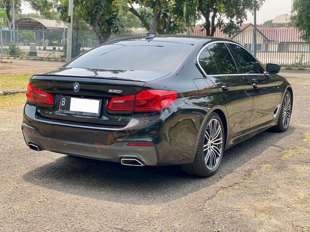 Mobil BMW 5 Series 2020
