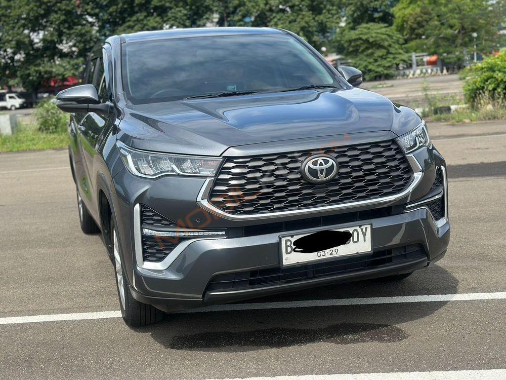 Mobil Toyota Kijang Innova Zenix 2024