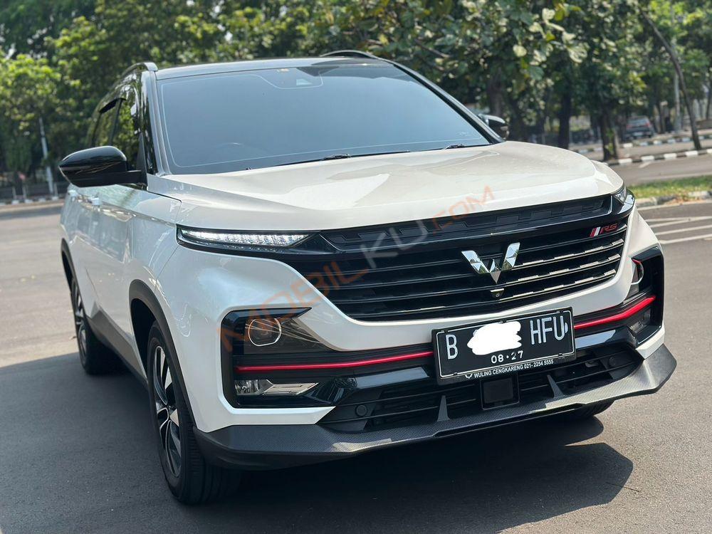 Mobil Wuling Almaz 2022