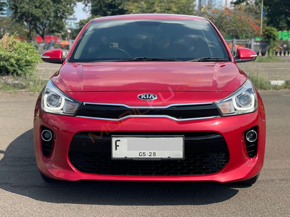 Mobil Kia Rio 2017