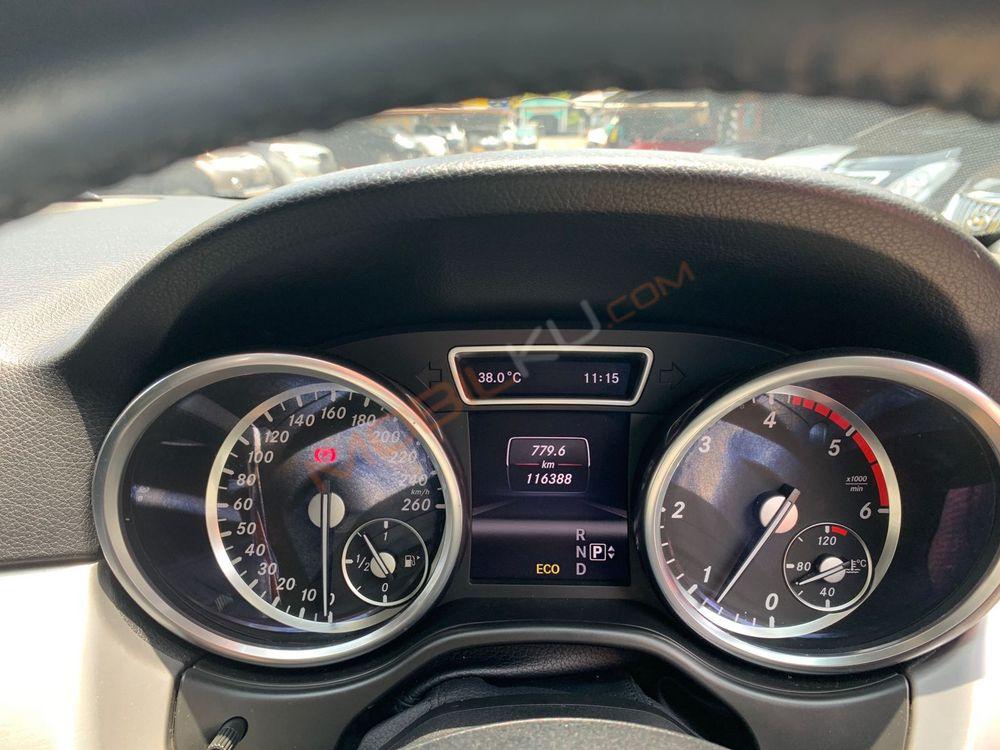 Mobil Mercedes-Benz ML 2013