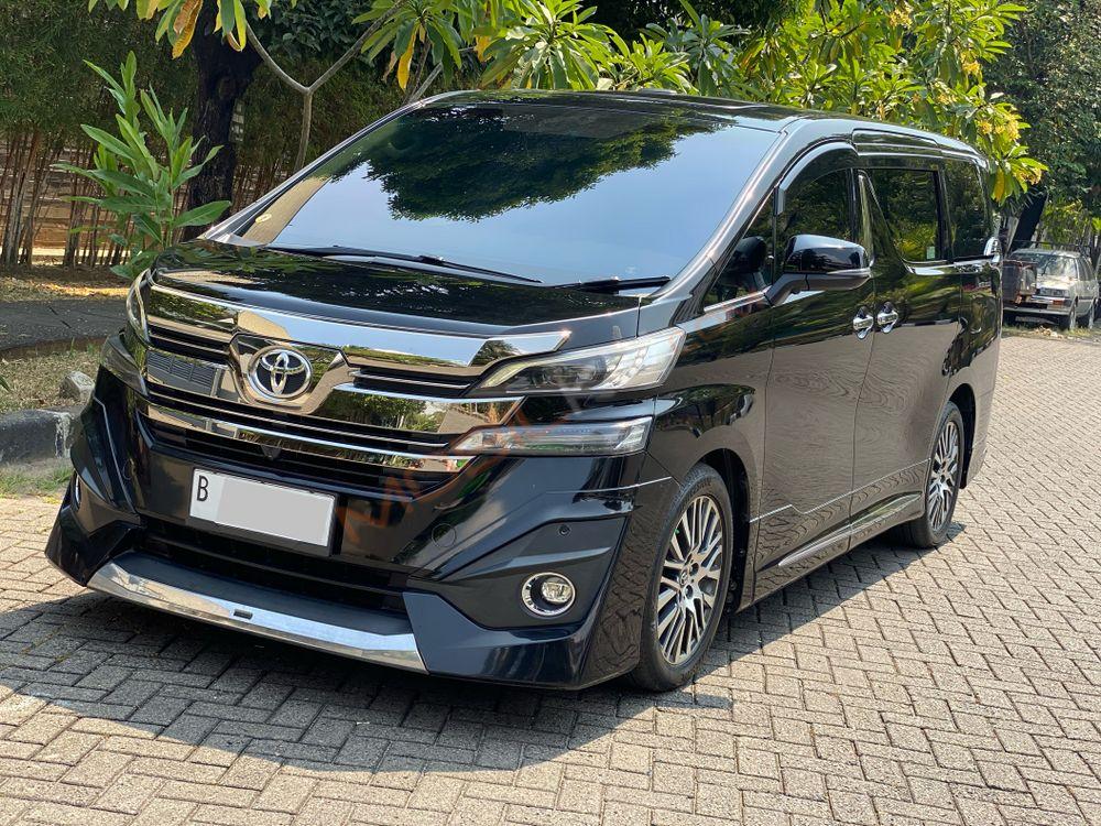Mobil Toyota Vellfire 2016