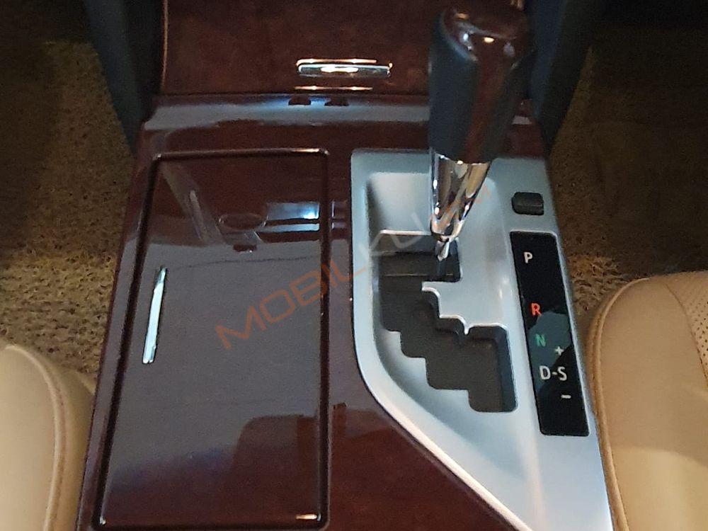 Mobil Toyota Camry 2012