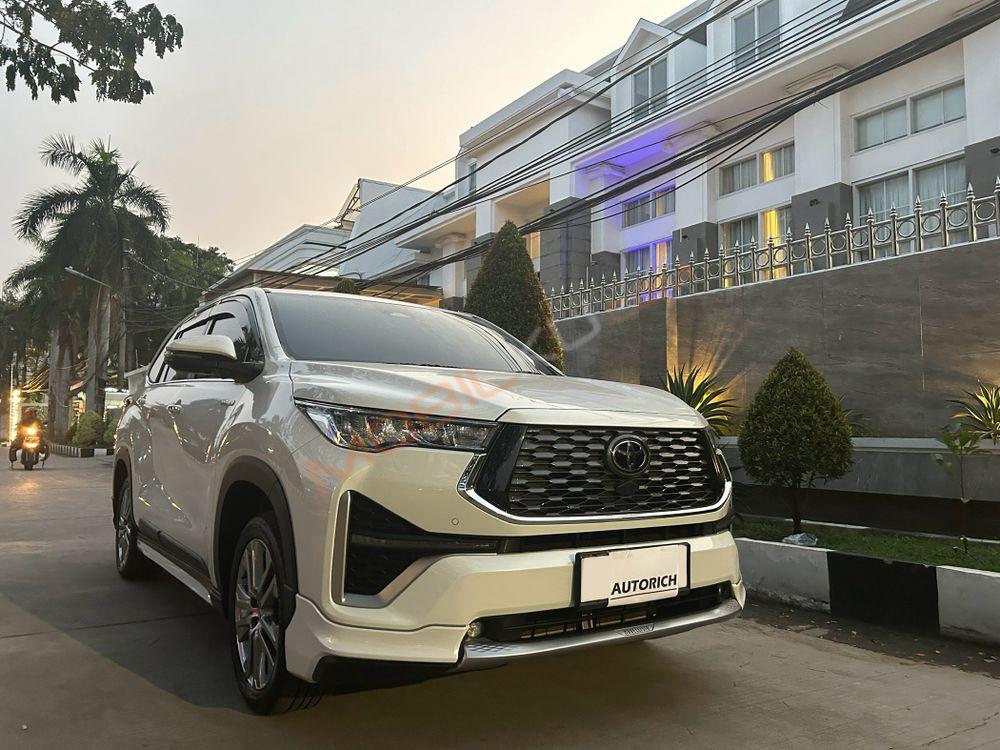 Mobil Toyota Kijang Innova Zenix 2023