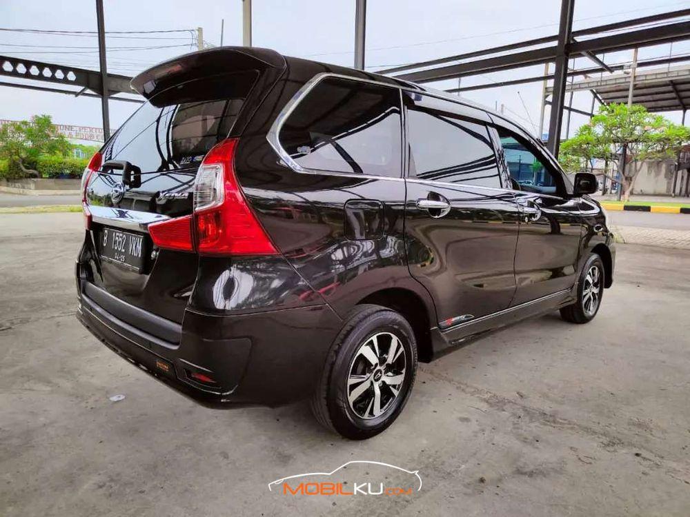 Mobil Daihatsu Xenia 2016