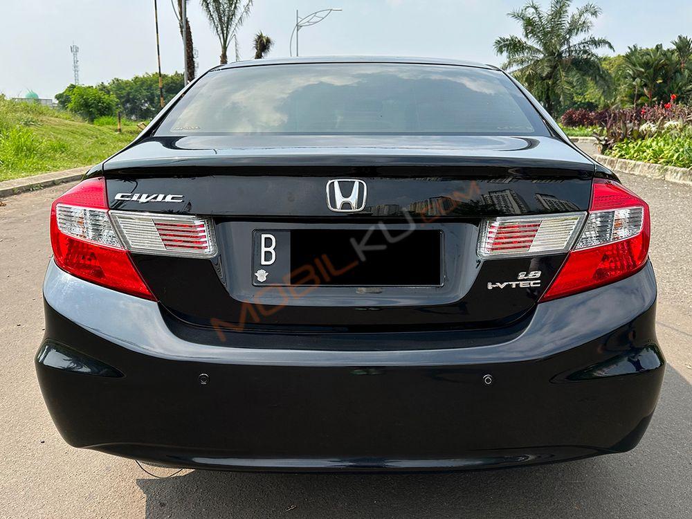 Mobil Honda Civic Sedan 2015