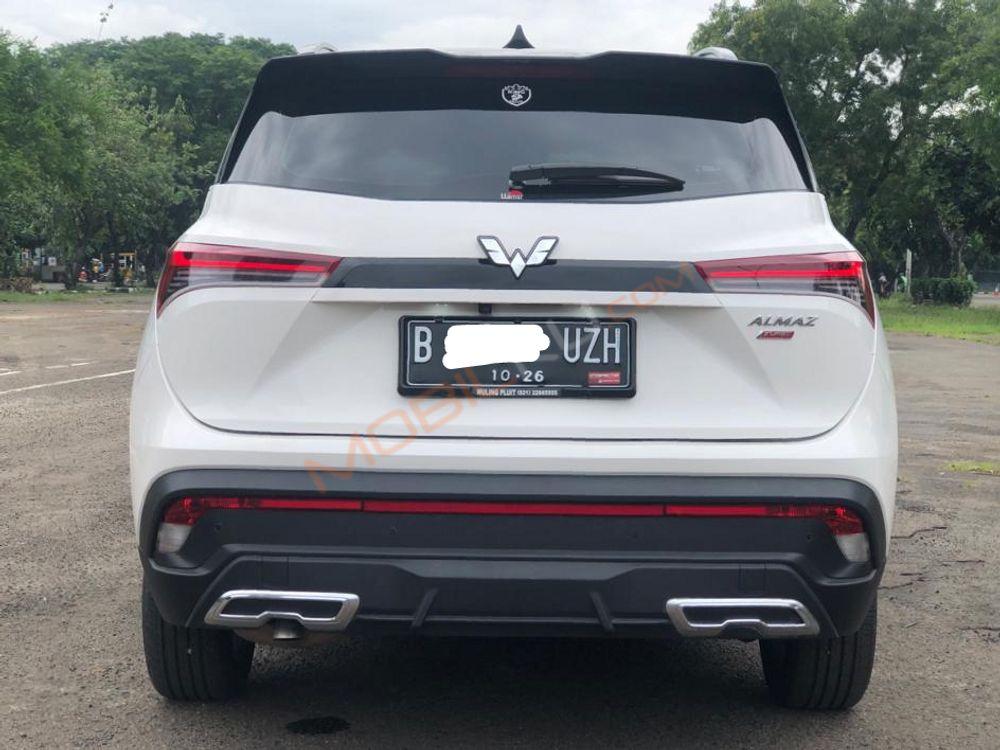 Mobil Wuling Almaz 2021