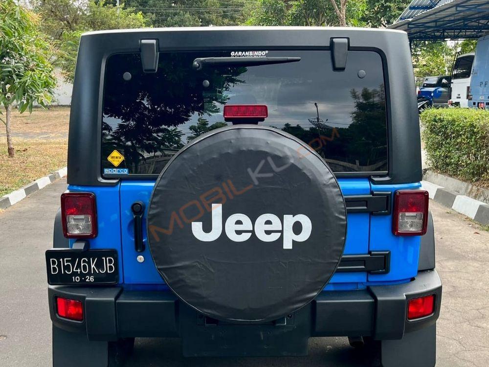 Mobil Jeep Wrangler 2011