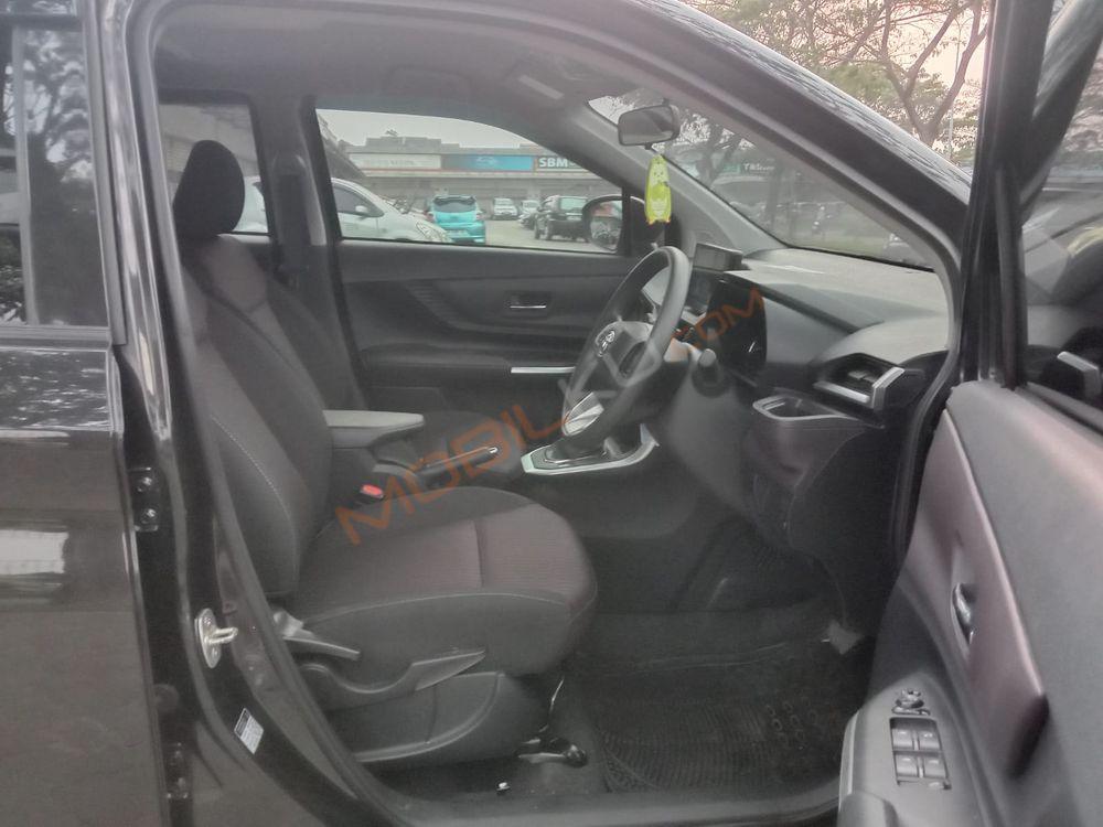 Mobil Toyota Avanza 2023