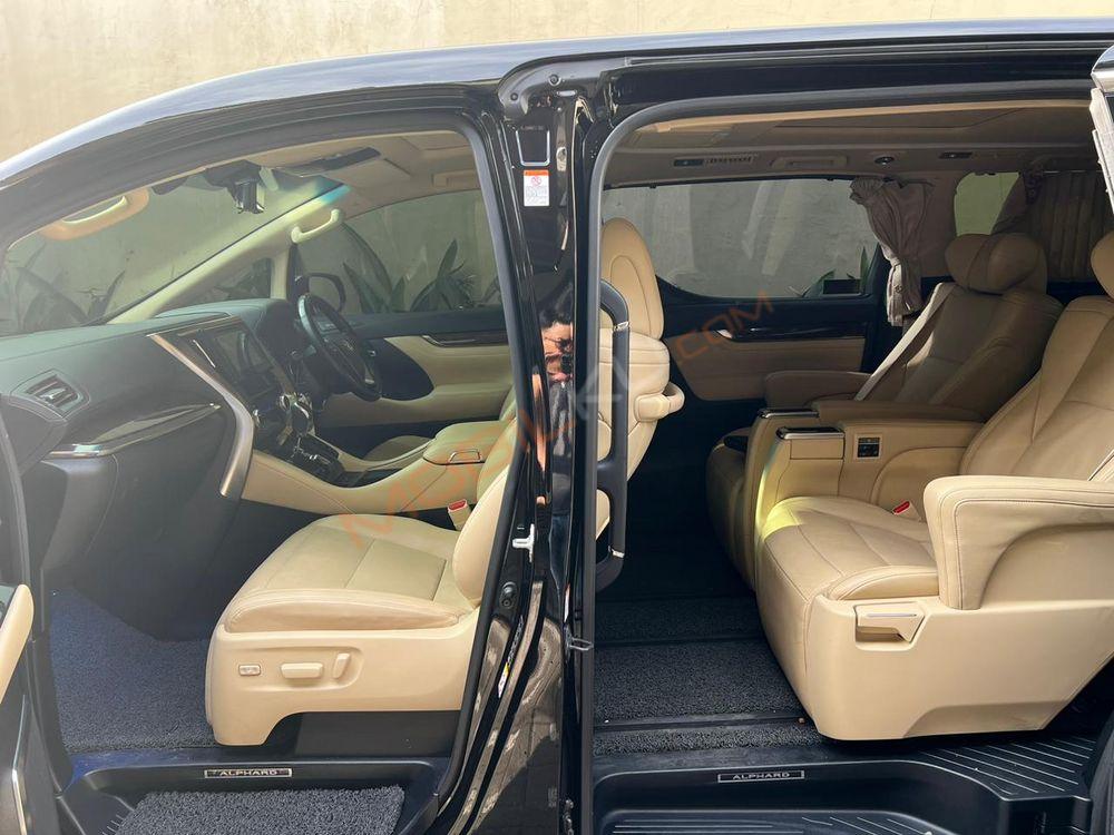 Mobil Toyota Alphard 2019