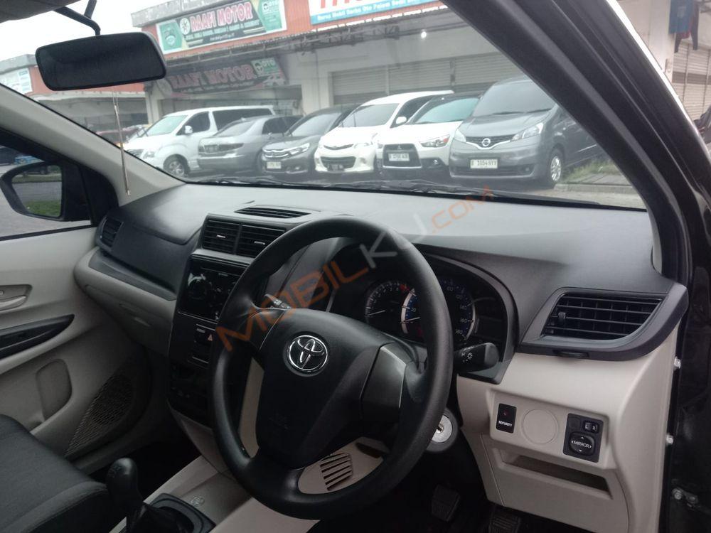 Mobil Toyota Avanza 2021