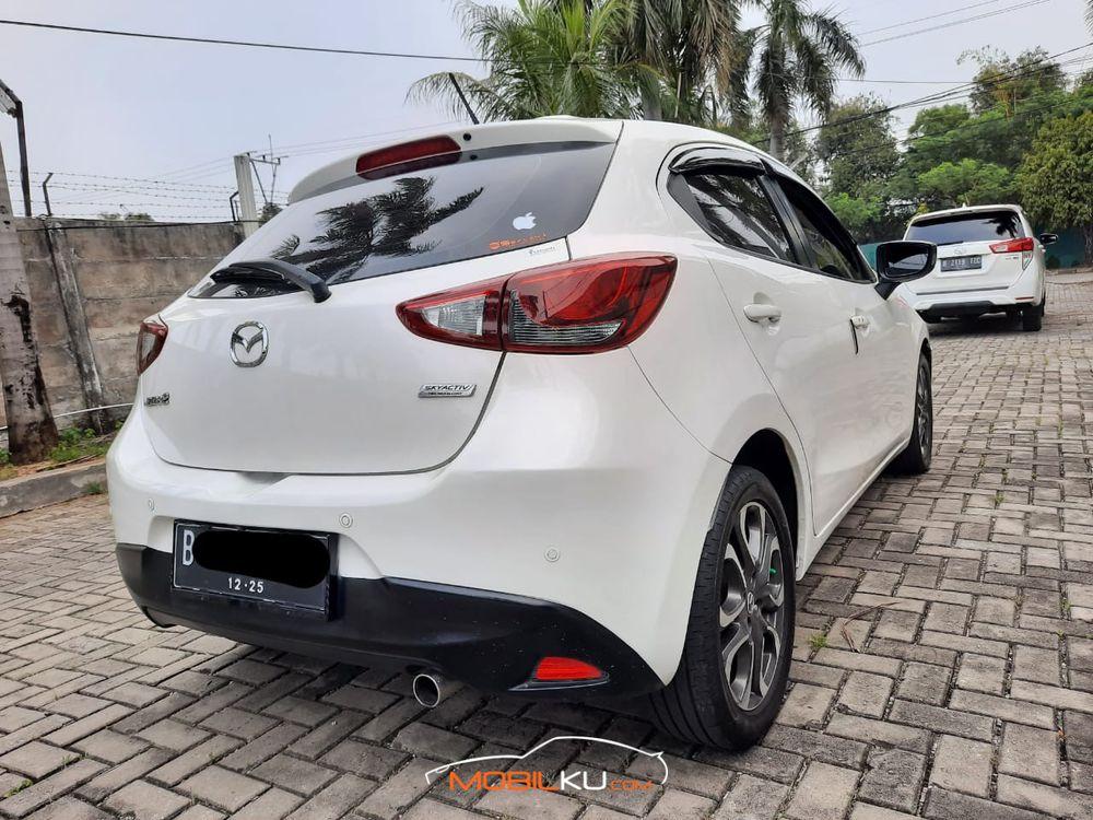 Mobil Mazda 2 Hatchback 2016