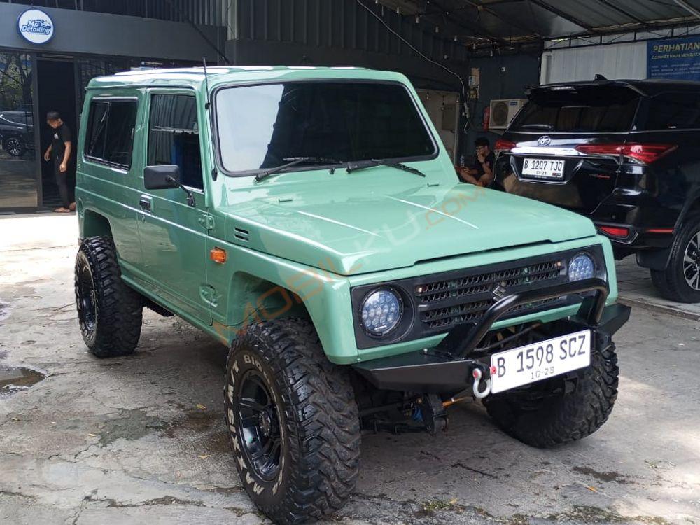 Mobil Suzuki Katana 1995