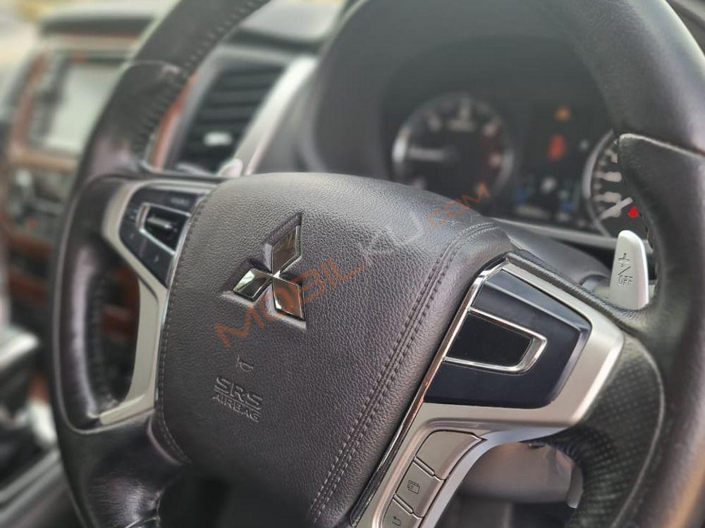 Mobil Mitsubishi Pajero Sport 2016