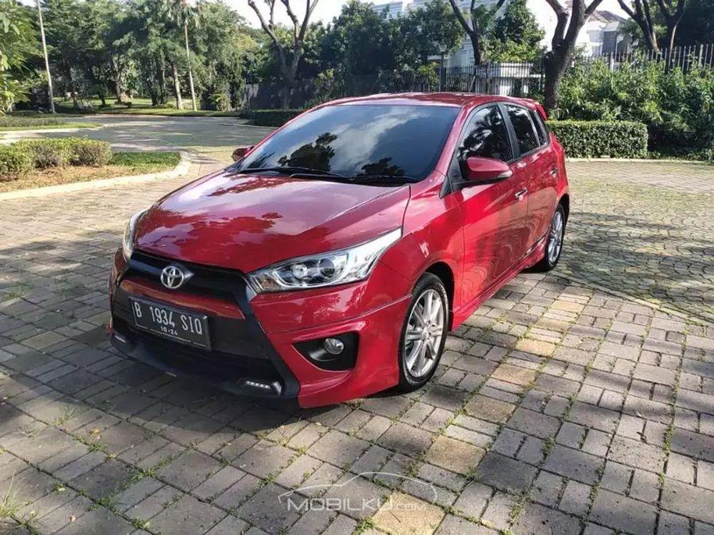 Mobil Toyota Yaris 2014