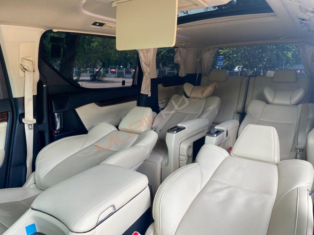 Mobil Toyota Alphard 2023