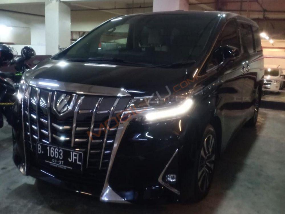 Mobil Toyota Alphard 2022