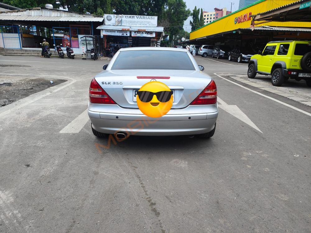 Mobil Mercedes-Benz SLK 2001