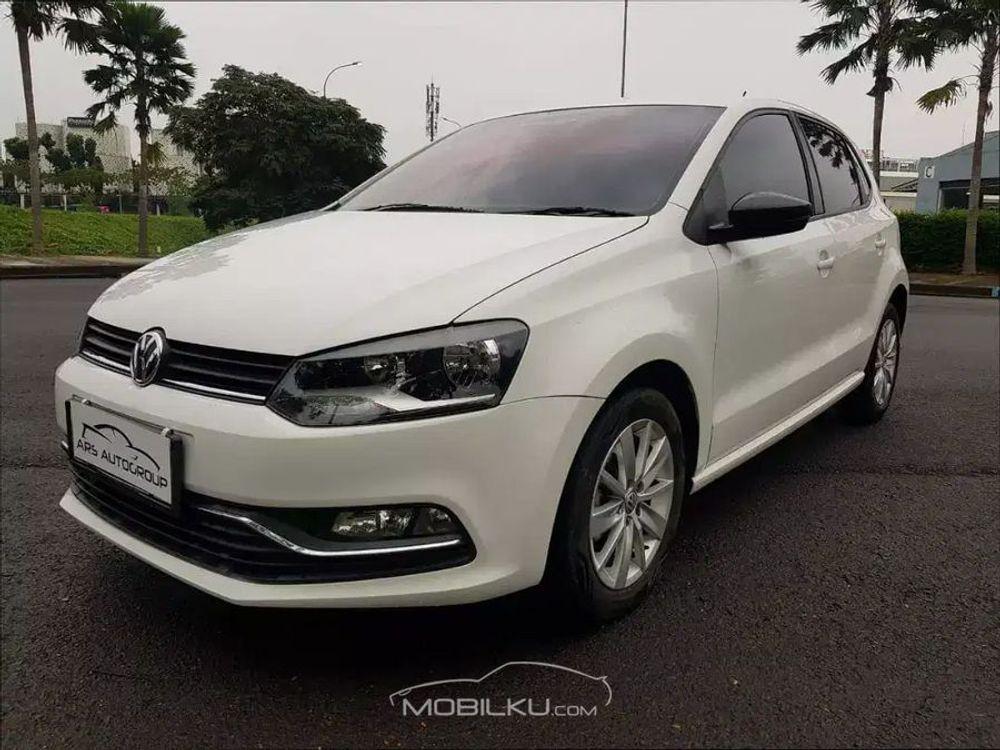 Mobil Volkswagen Polo 2016