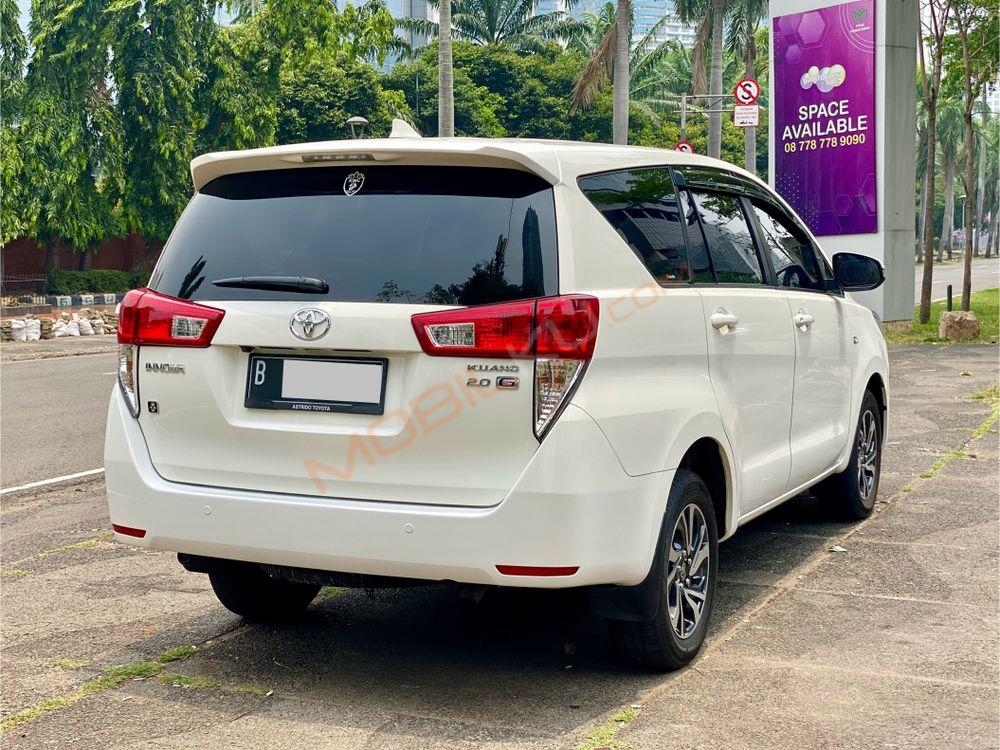 Mobil Toyota Kijang Innova 2021