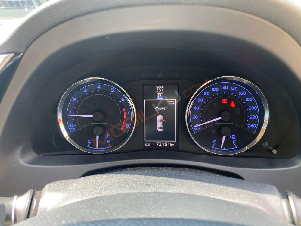 Mobil Toyota Corolla 2017