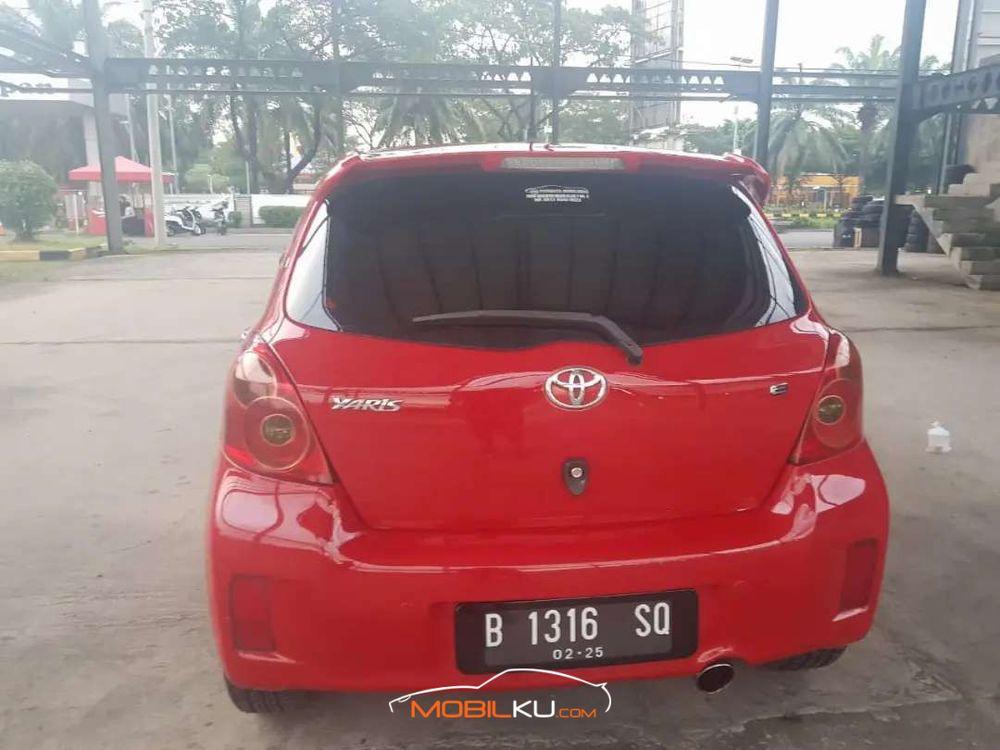 Mobil Toyota Yaris 2013