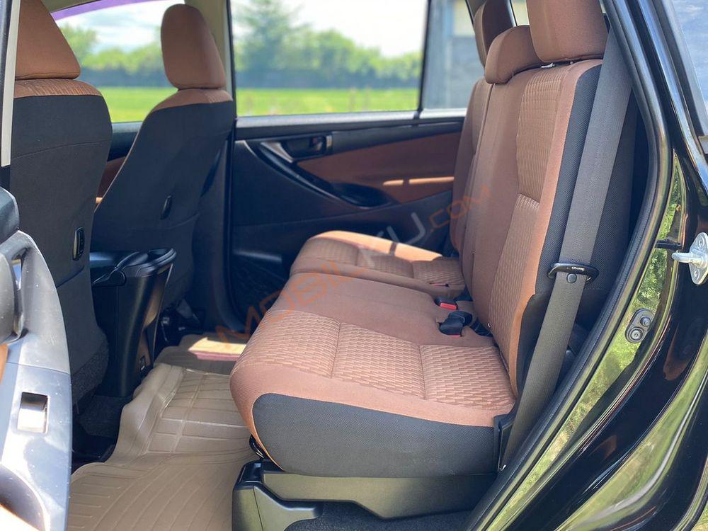 Mobil Toyota Kijang Innova 2016