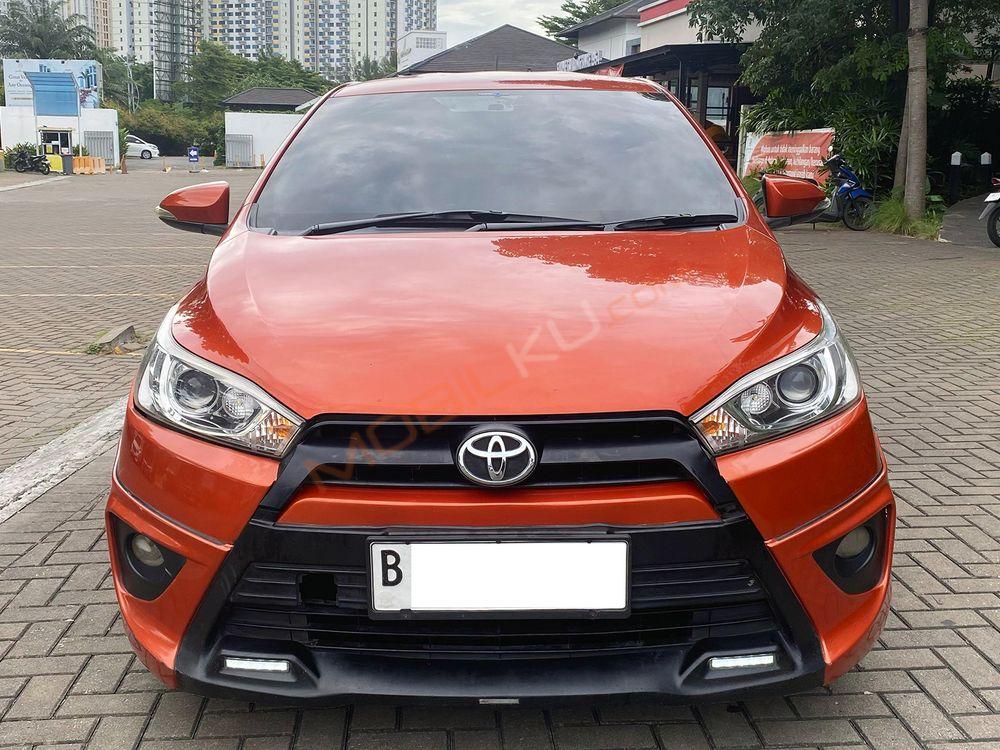 Mobil Toyota Yaris 2014