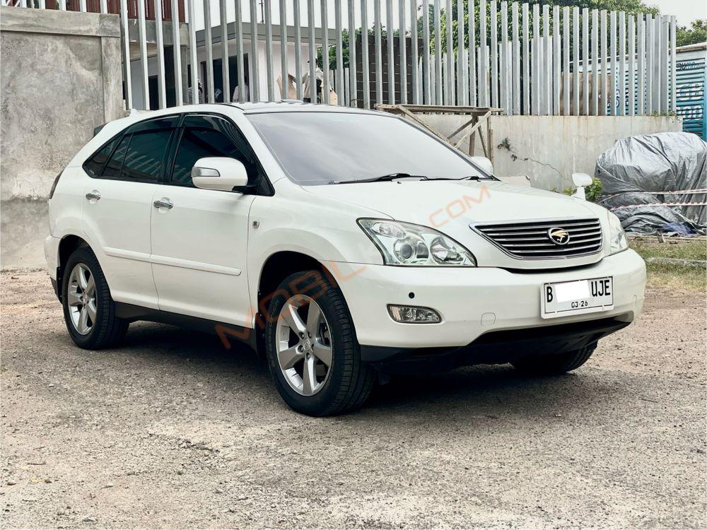 Mobil Toyota Harrier 2011