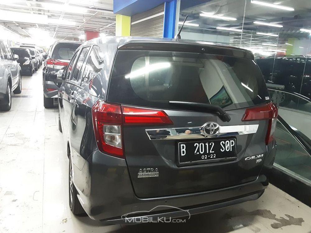 Mobil Toyota Calya 2017